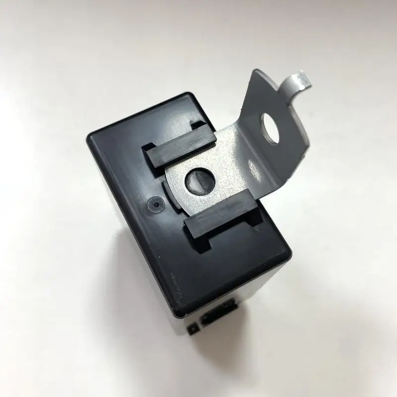 8-98025533-1 8980255331 066500-6331     flash relay 5-pin for Isuzu 700P 10PE1 6WF1 6HK1 truck accessories