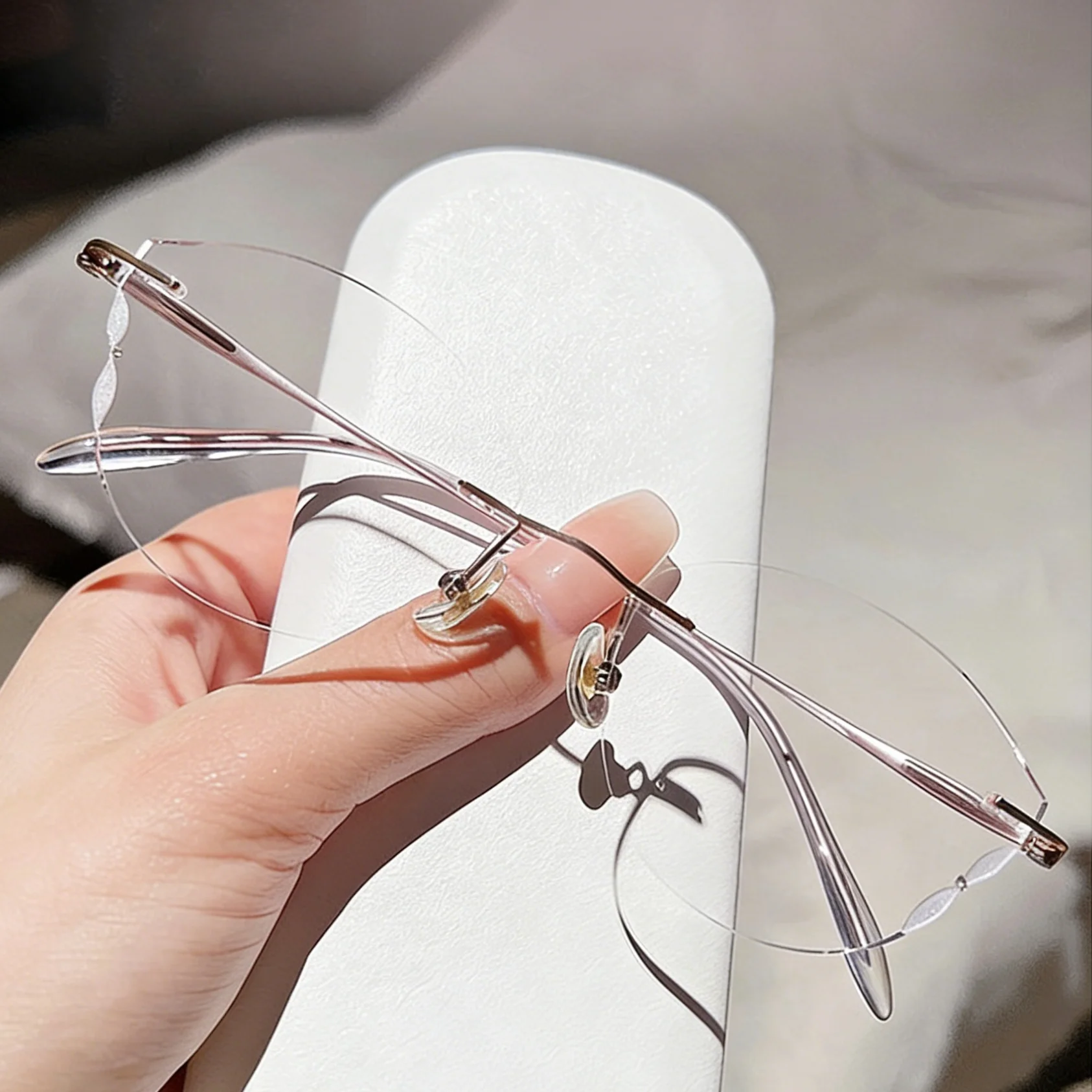 Diamond Trimmed Rimless Glasses Pure Titanium Women Prescription Recipe Lenses Myopia Progressive Eyewear UV Anti Reflection - view 3