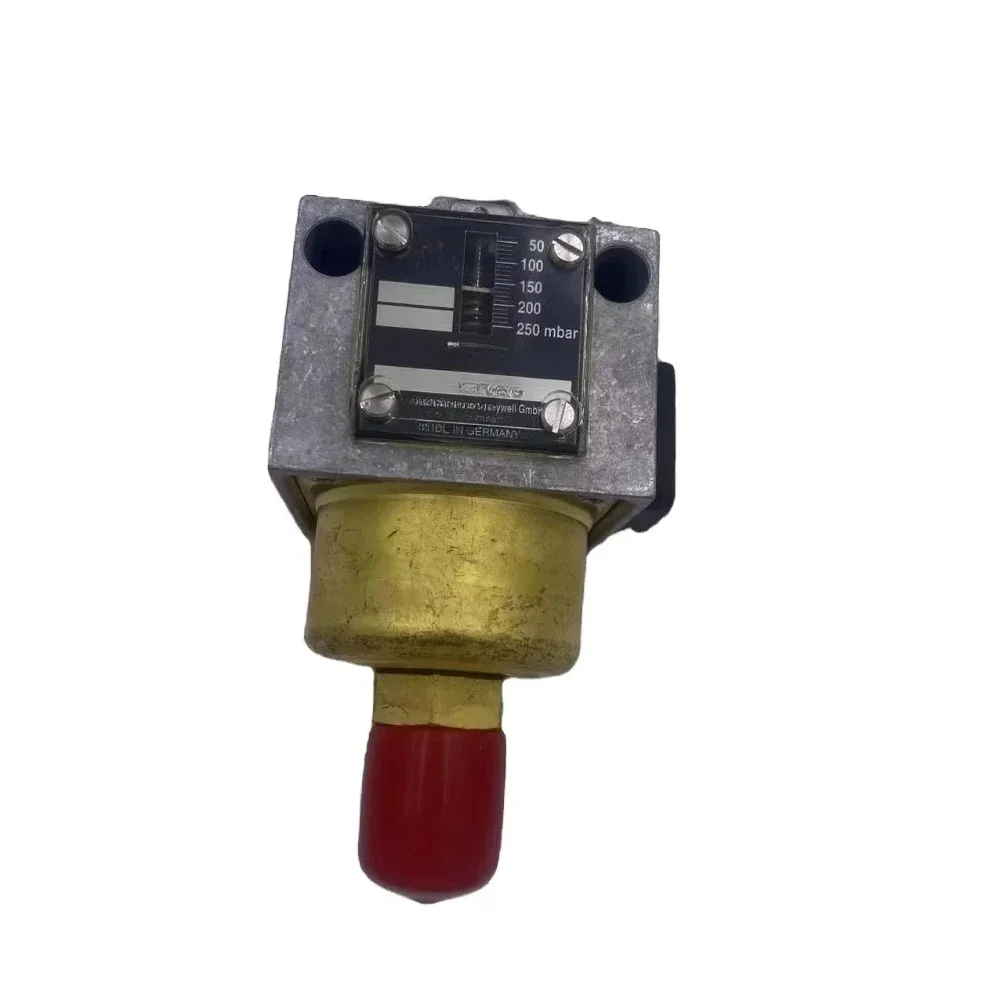 DCM025 DCM25 Pressure Transducer  Pressure Switch Transformer by STOCK20