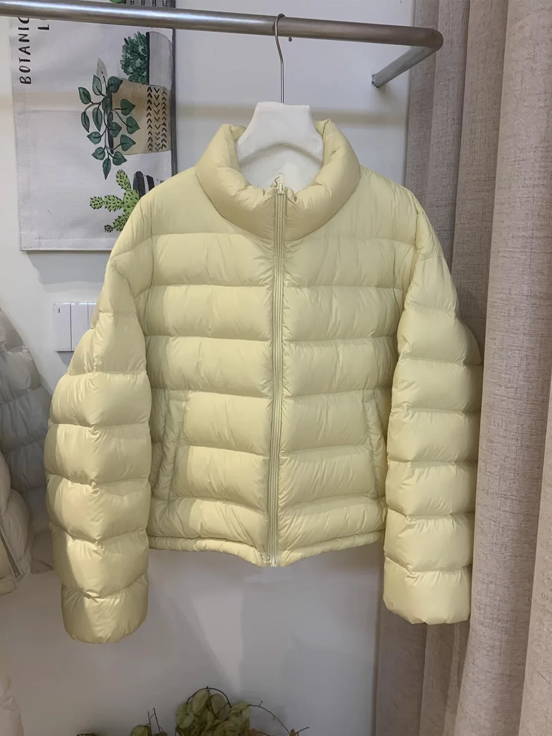 

2025 Winter Thickened Stand Collar Warm Cotton Jacket Women's Fashionable Pure Color Outerwear Casual Korean Style Zipper