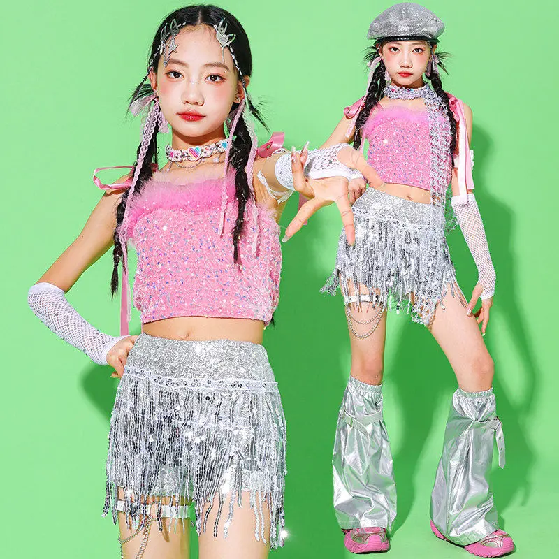 

Детский танцевальный костюм K-pop 2026: розовый топ с пайетками и серебряные шорты с бахромой для выступлений в стиле джаз, модная одежда AMY3465
