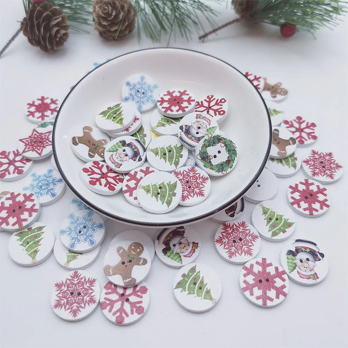 40pcs 20mm Wooden Round Christmas Buttons Snowflake Santa Wreath Xmas Tree Gingerbread Printed Sewing DIY Crafts Scrapbooking