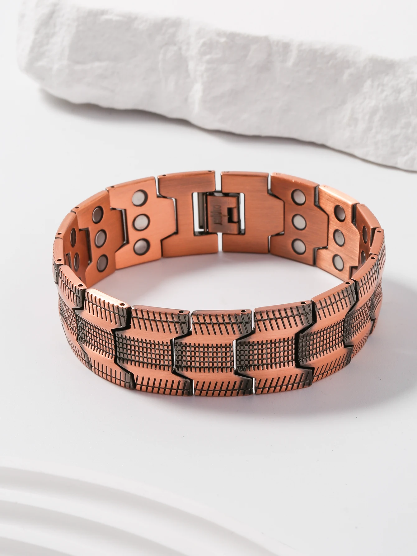 A Red Copper Men\'S Dating Retro Ultra Wide Three Row Magnetic Therapy Bracelet