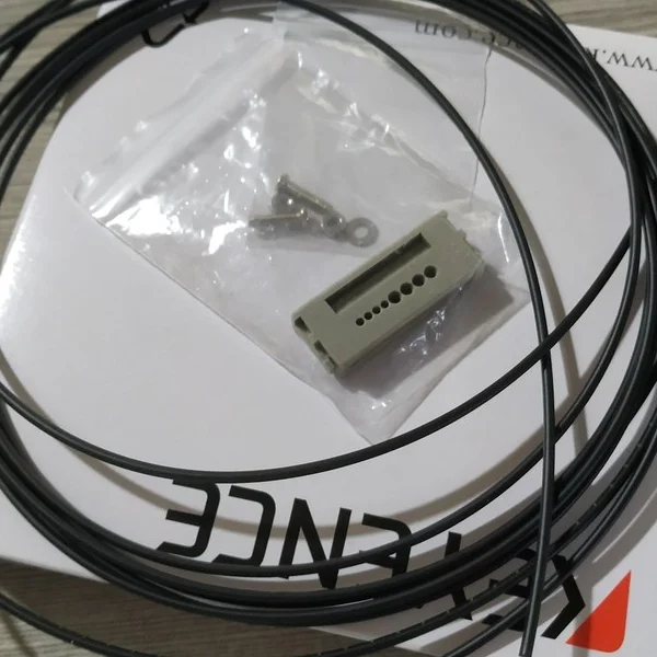 

Оптоволоконный датчик Fu-38r, новый в коробке, ускоренная доставка, новый оригинальный точечный Plc