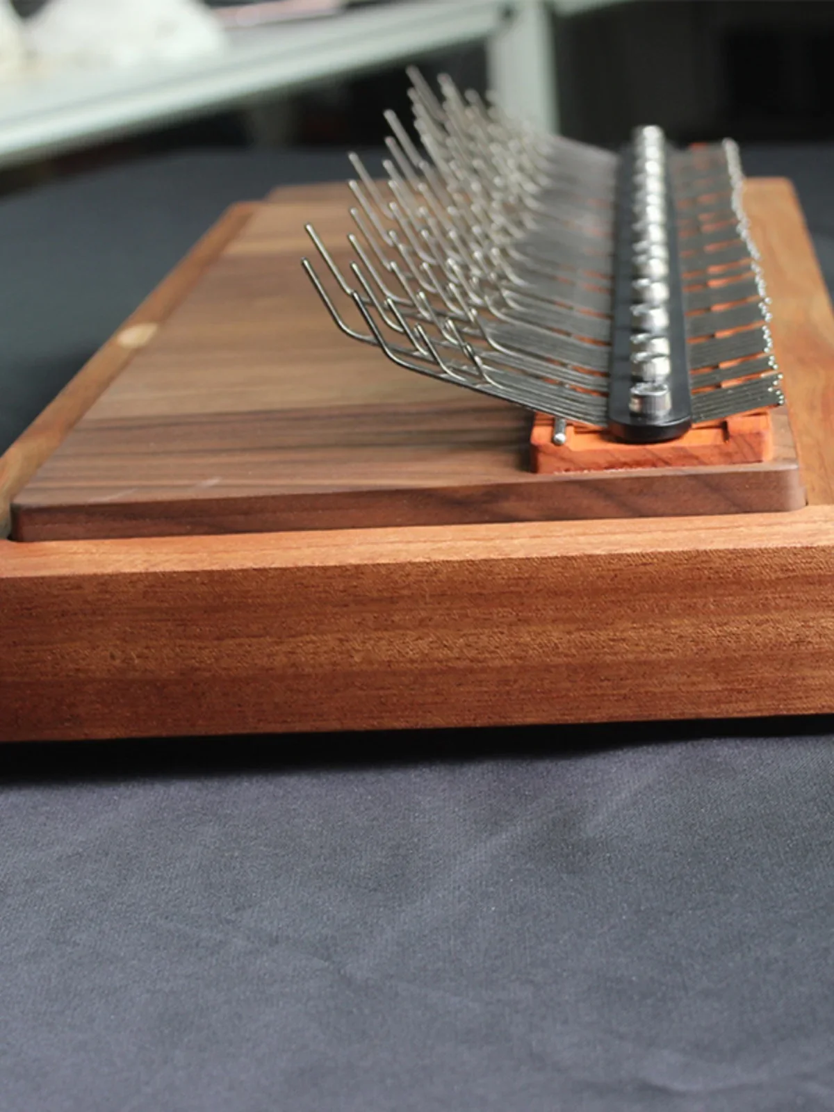 Array MBIRA Professionelles Daumenklavier Kalimba Fünf-Finger-Instrument 590 x 230 x 150 mm