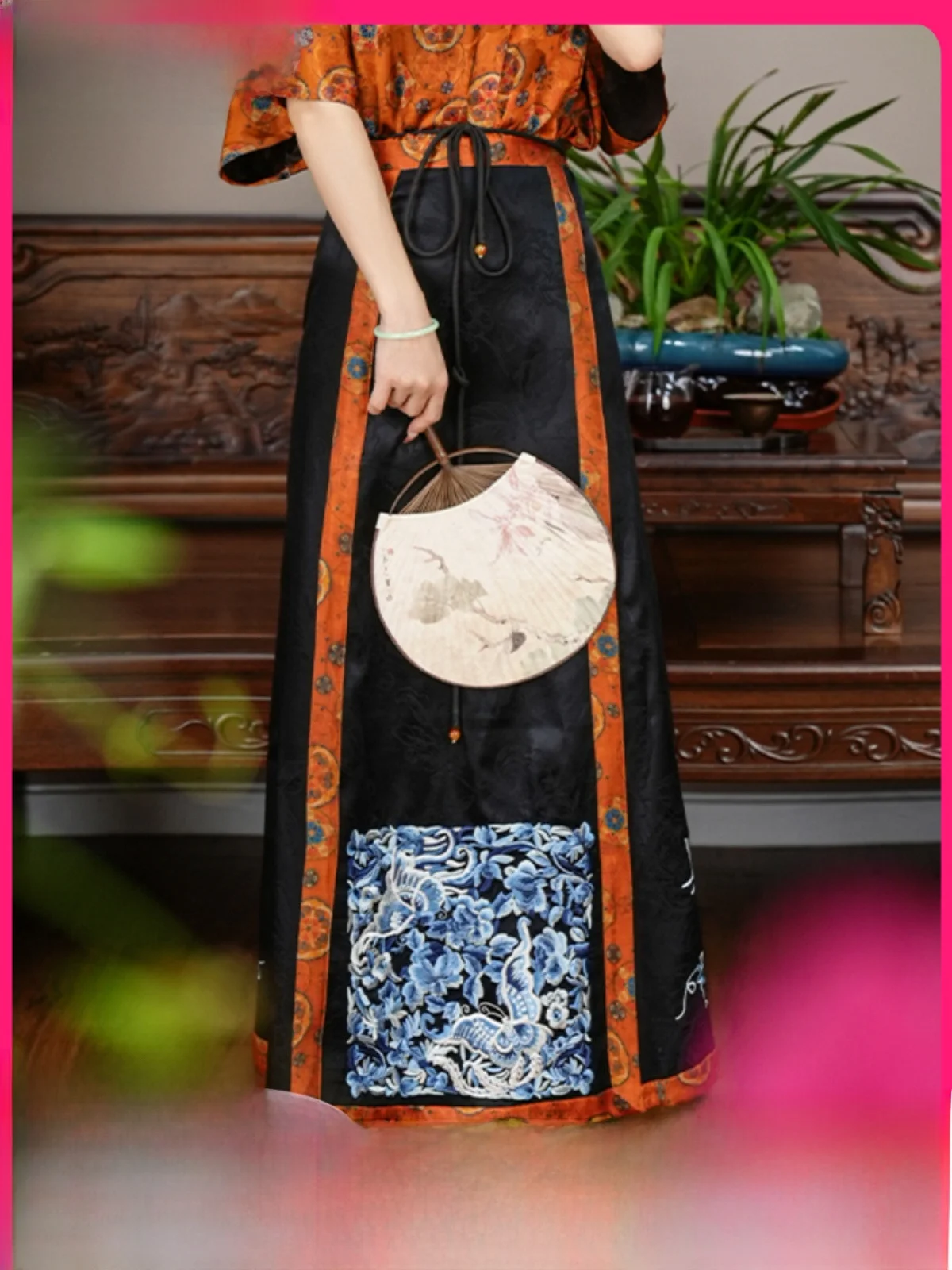 

Шелковая винтажная юбка HuaYun Dunhuang из плотного сатина с вышивкой, в китайском стиле, средней длины, модная осенняя одежда