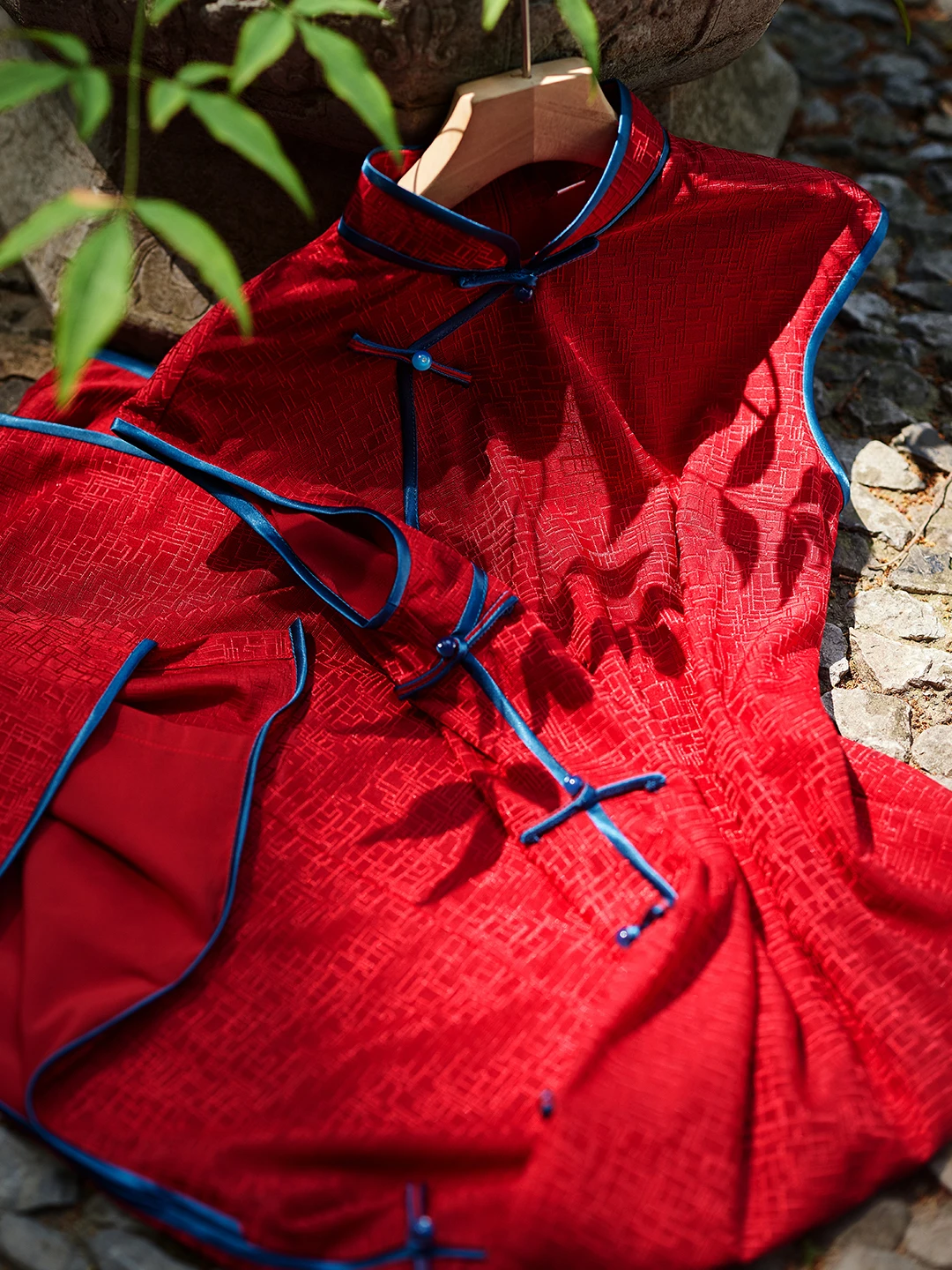 

Красное женское платье-ципао в китайском стиле, новая версия, повседневное, ретро, национальный стиль, маленький размер, очень красивое