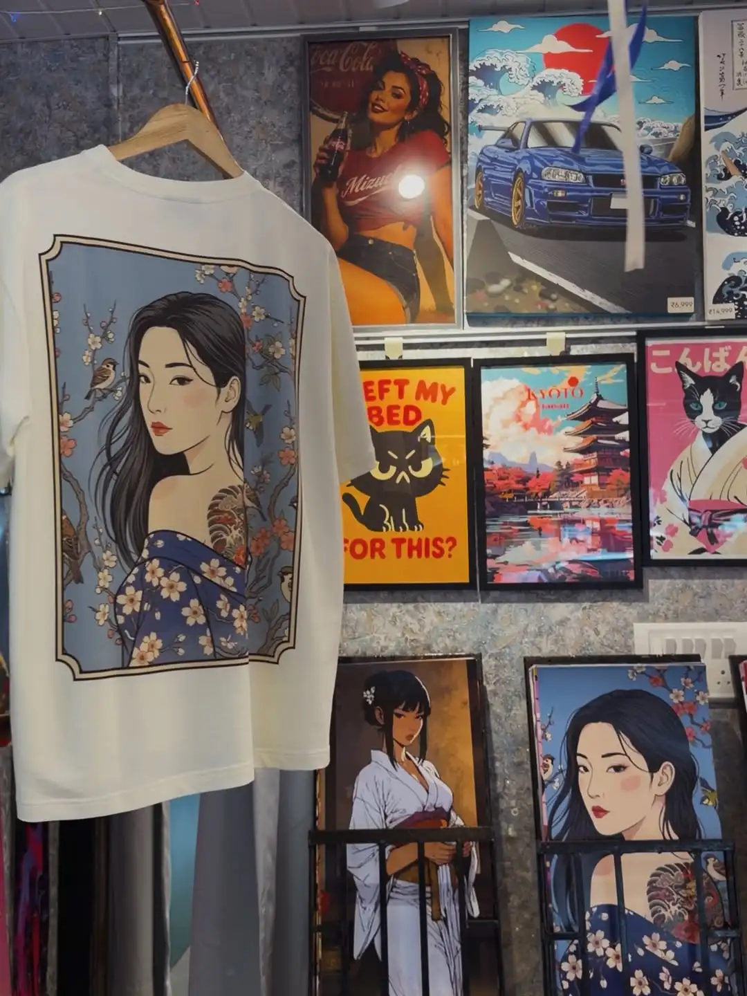Japanese ukiyo-e geisha cherry blossom pattern T-shirt, retro Asian art background printed cotton T-shirt