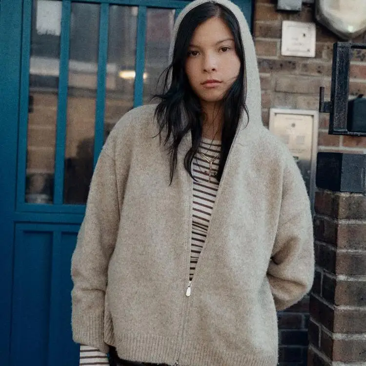 

Свободный вязаный кардиган с капюшоном, верхняя одежда, женская осенне-зимняя новинка, Sle 575532, длинный цвет на молнии све