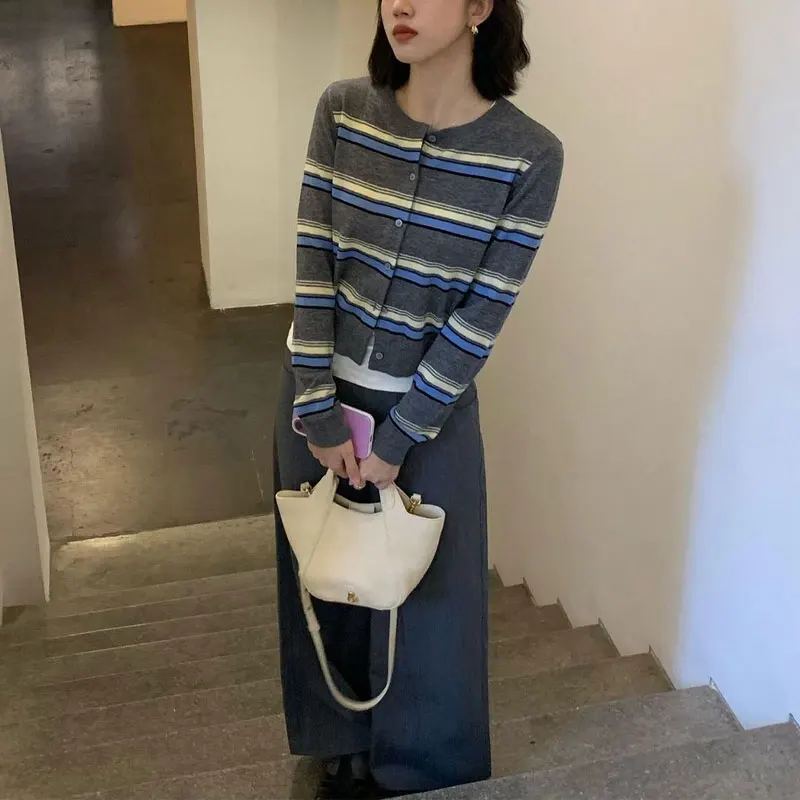 

Korean Vintage Contrasting Colors Sweaters Autumn New Striped Round Neck Women's Clothing Single-breasted Short Knitted Cardigan