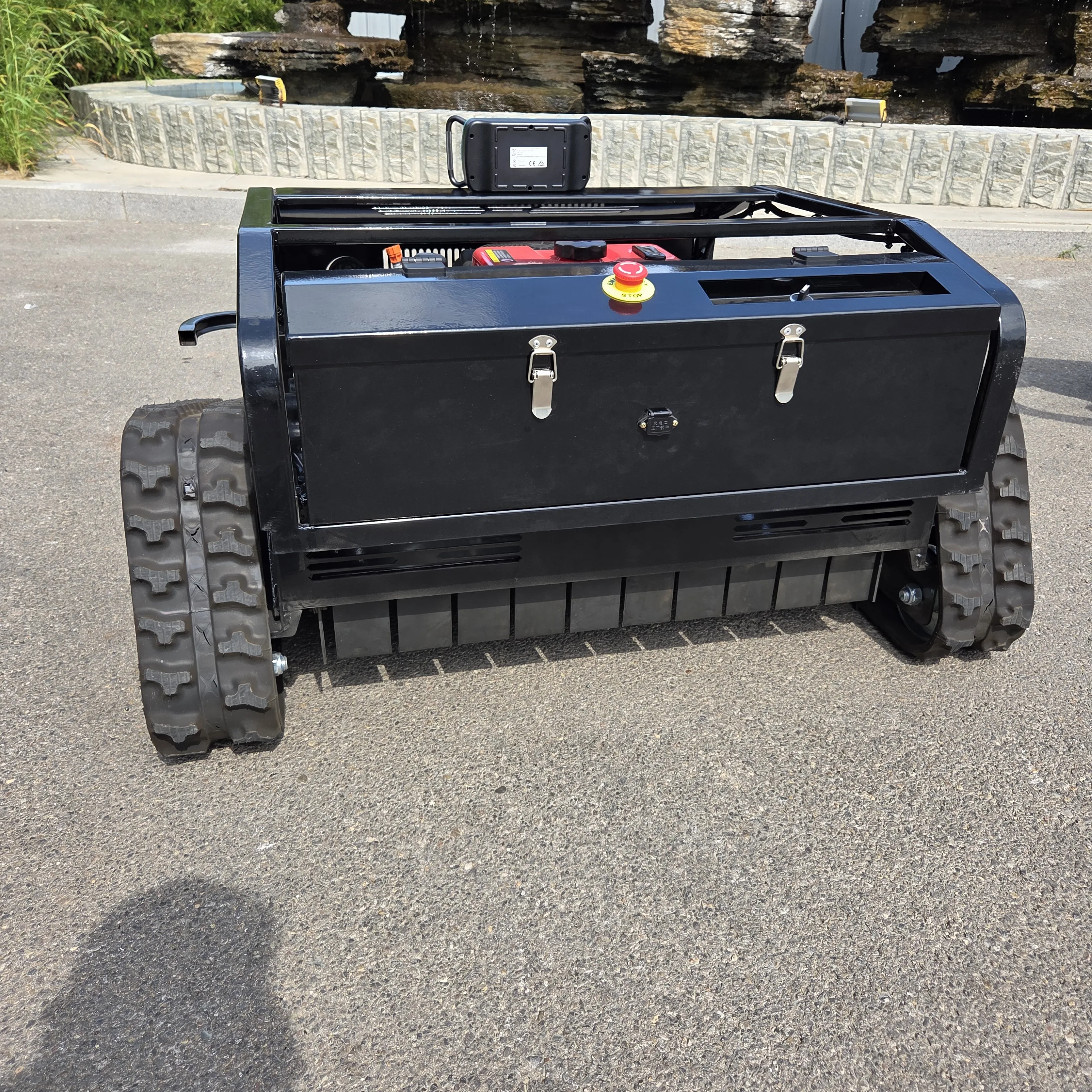 Новая модернизированная модель со встроенным масляным насосом, поддерживает 60. °   наклон, высокая мощность, вездеходный интеллектуальный пульт дистанционного управления газонокосилка