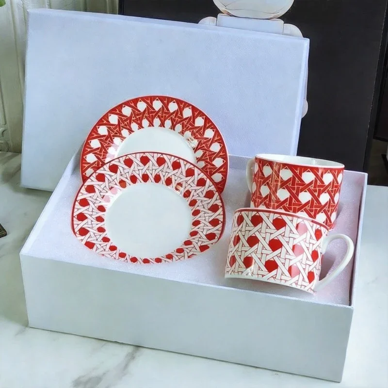 European-Style Bone China Coffee Cup And Saucer Ceramic Simple Grid Pattern Home Set Afternoon Tea Water Cup