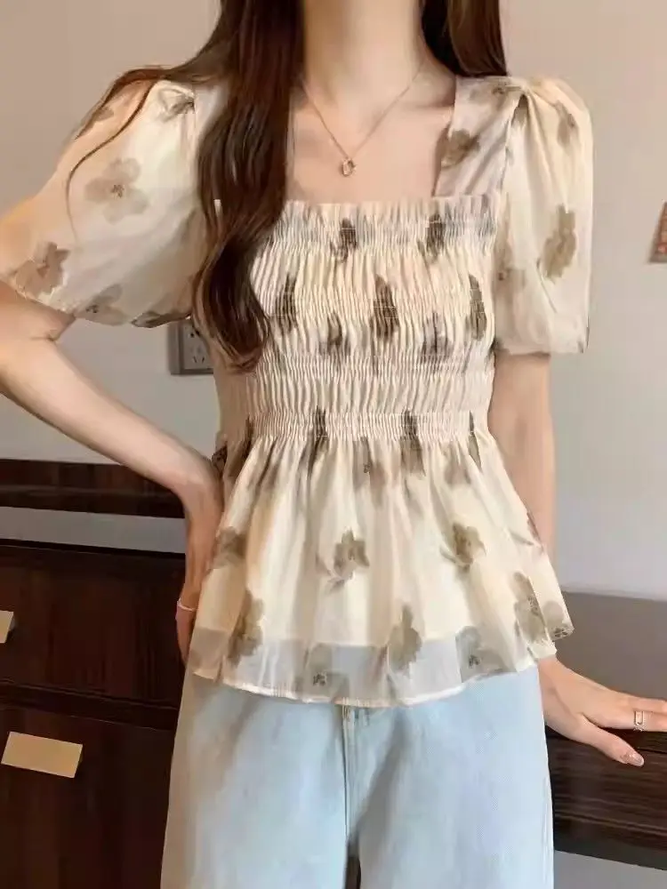 Chemisier en mousseline de soie florale à épaules carrées françaises avec ourlet à volants, haut fluide d'été