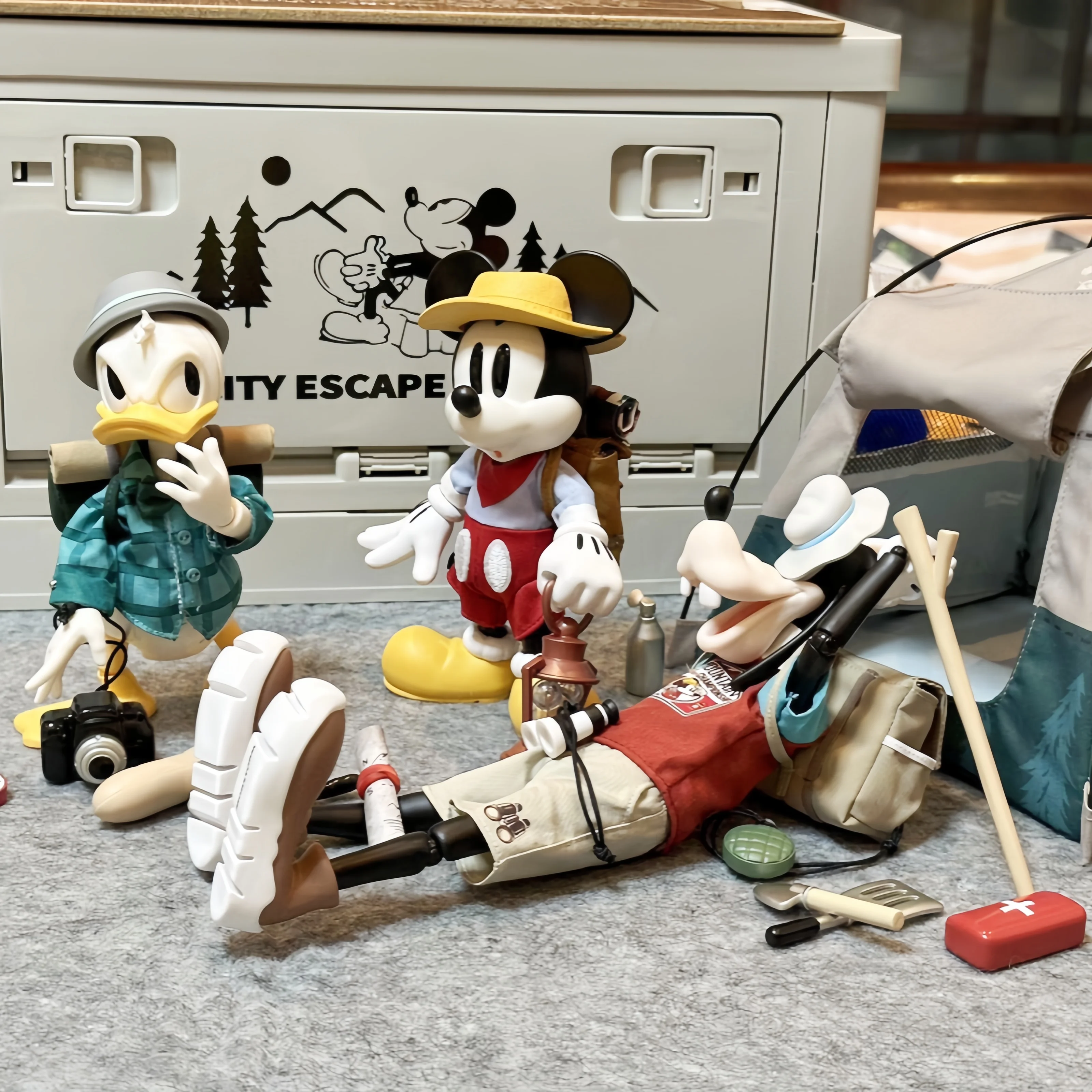 Morstorm Disney City Escape Plan Camping Figure Mickey Donald Duck Dolls Cute Models Figurine Decorative Cute Model Doll Gifts