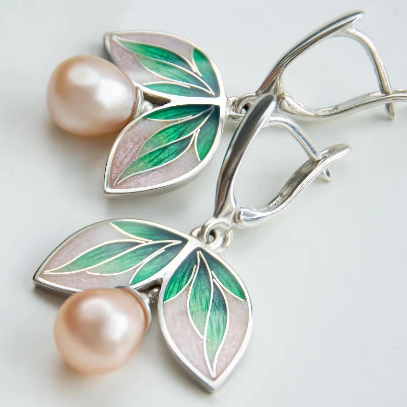 

Vintage Personality Design Leaf Pearl Earrings for Women Fashion Trend Light Luxury Party Jewelry Accessories Wholesale
