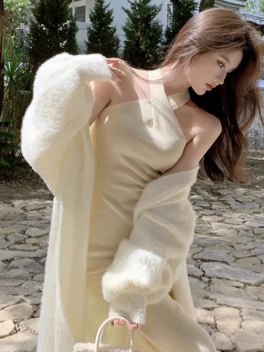 

Women's Knitted Dr Ne Hanging Strap Fur Coat Skirt Two-Piece Set V-Ne Long Sve Slim Fit Mid-Length Korean Sle