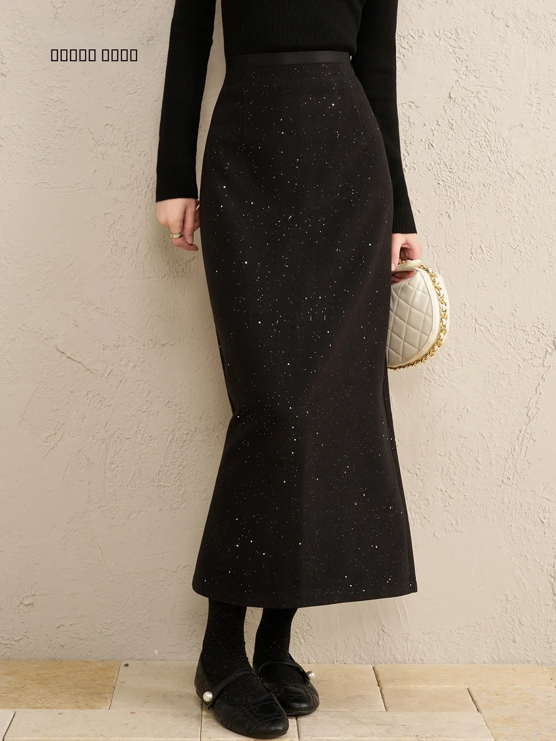 

Изысканная юбка-миди из шерсти с пайетками, прямого кроя, с обильной отделкой, высокой талией и разрезом, универсальная для повседневной носки