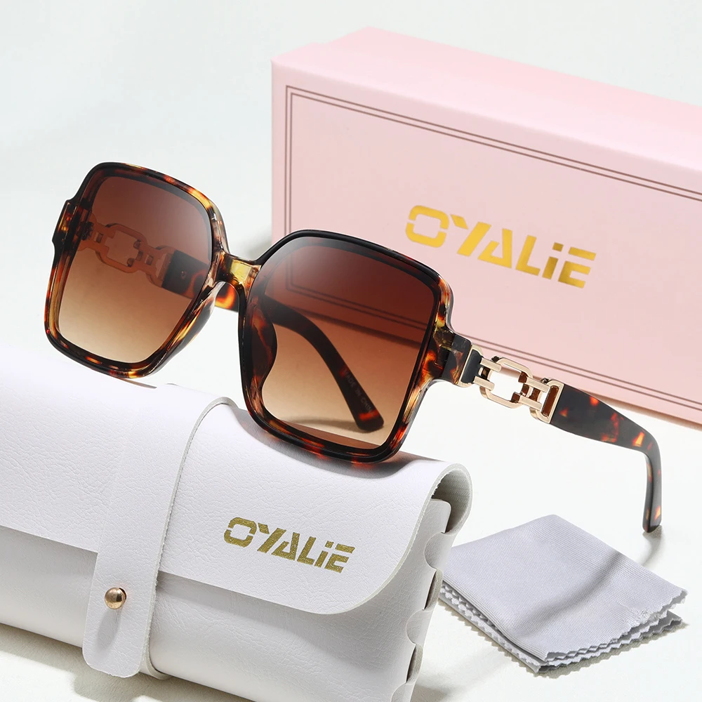 

Oyalie Fashionable Square Frame Sunglasses, Brand Designer Design, Lead the Fashion Trend, Improve Your Shape and Stand Out with Unique Style, Suitable for Daily Travel, Coffee Date, Travel Parties and Other Occasions Matchinging Accessories.