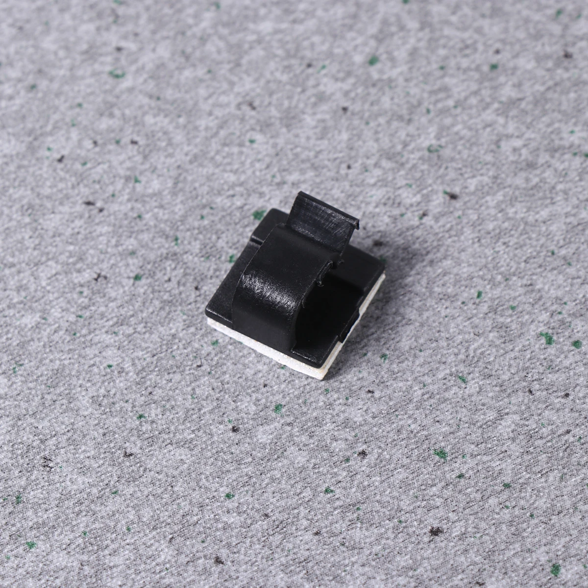 

100Pcs Self Adhesive Cable Clamps Plastic Rectangular Wire Clips Cable Tie Organizer for Network USB Keyboard Office