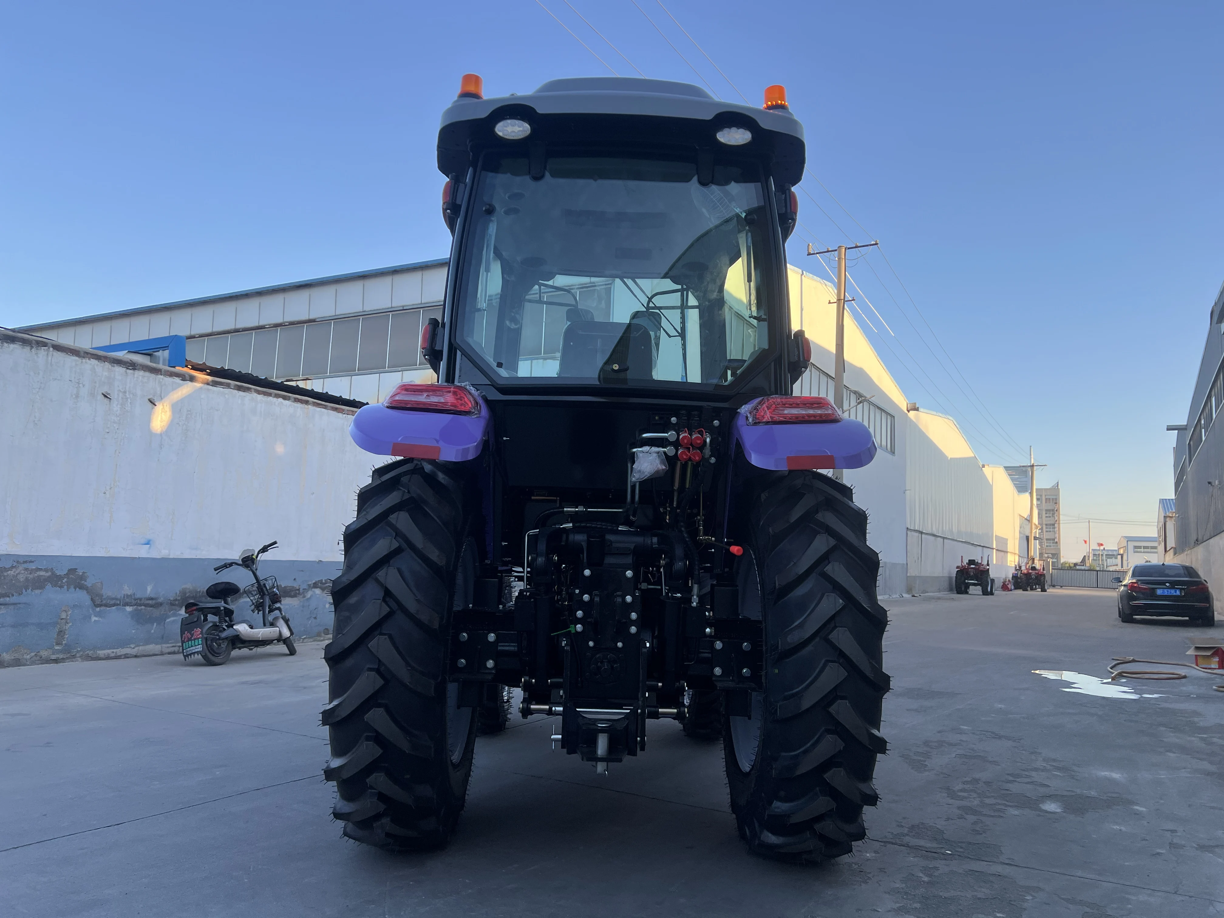 Factory Direct Sales of Multi-functional, Top-quality 50-80 Horsepower Agricultural Mini 4x4 Compact Tractors.