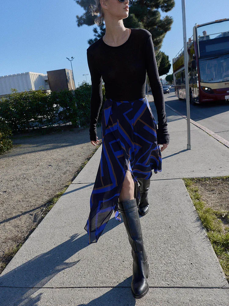 

Весна 2026: Новинка! Женская асимметричная юбка миди с принтом и двубортный топ с разрезом в этническом стиле для сценических выступлений