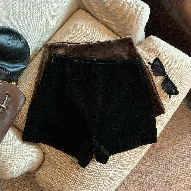 2024 Nieuwe herfst en winter Vintage stijl Geavanceerde high-end modieuze temperatuur Niche Comfortabele fluwelen shorts voor dames