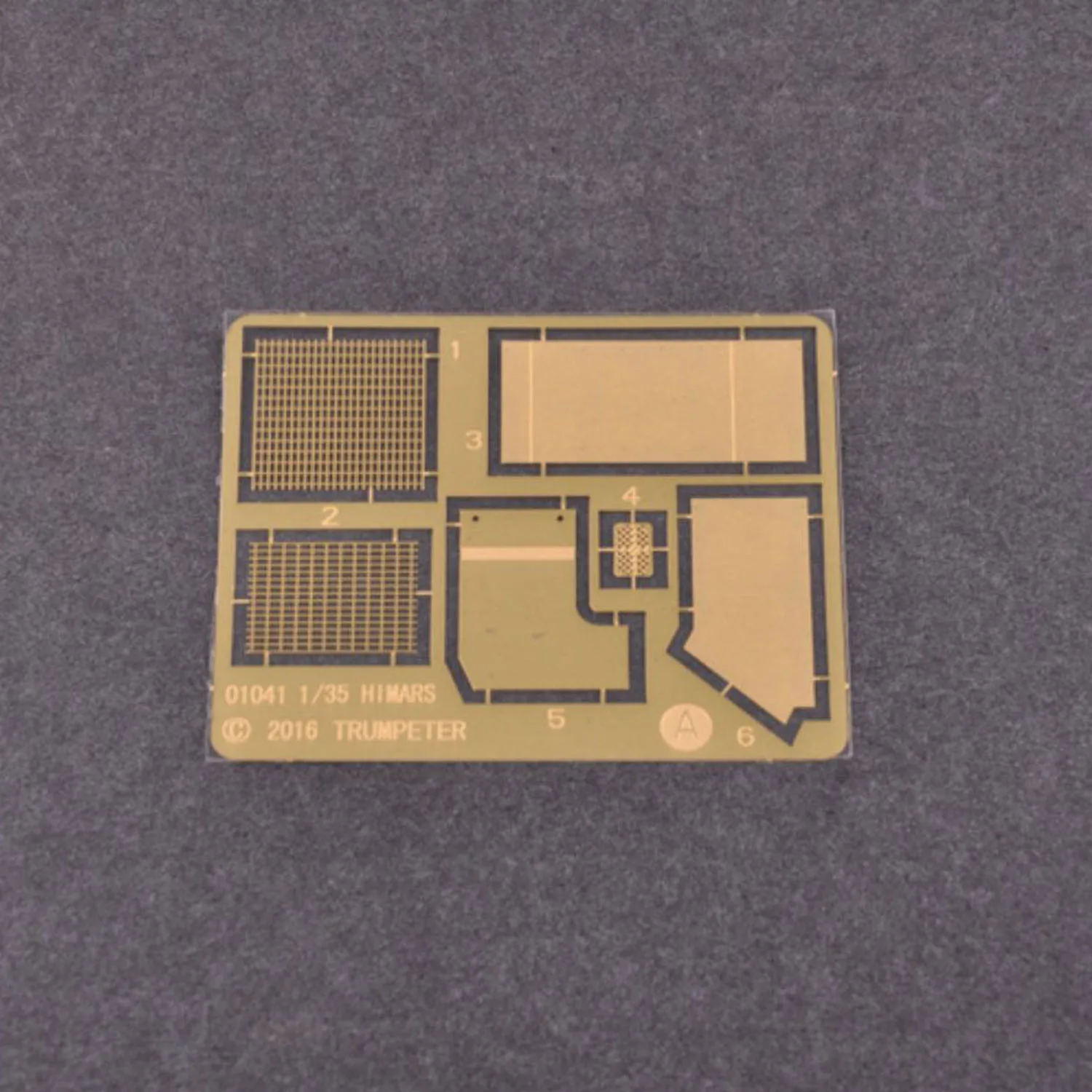 Trompetista 1/35 M142 HIMARS lançador de foguetes modelo 01041 kit de sistema de artilharia militar para construtores avançados