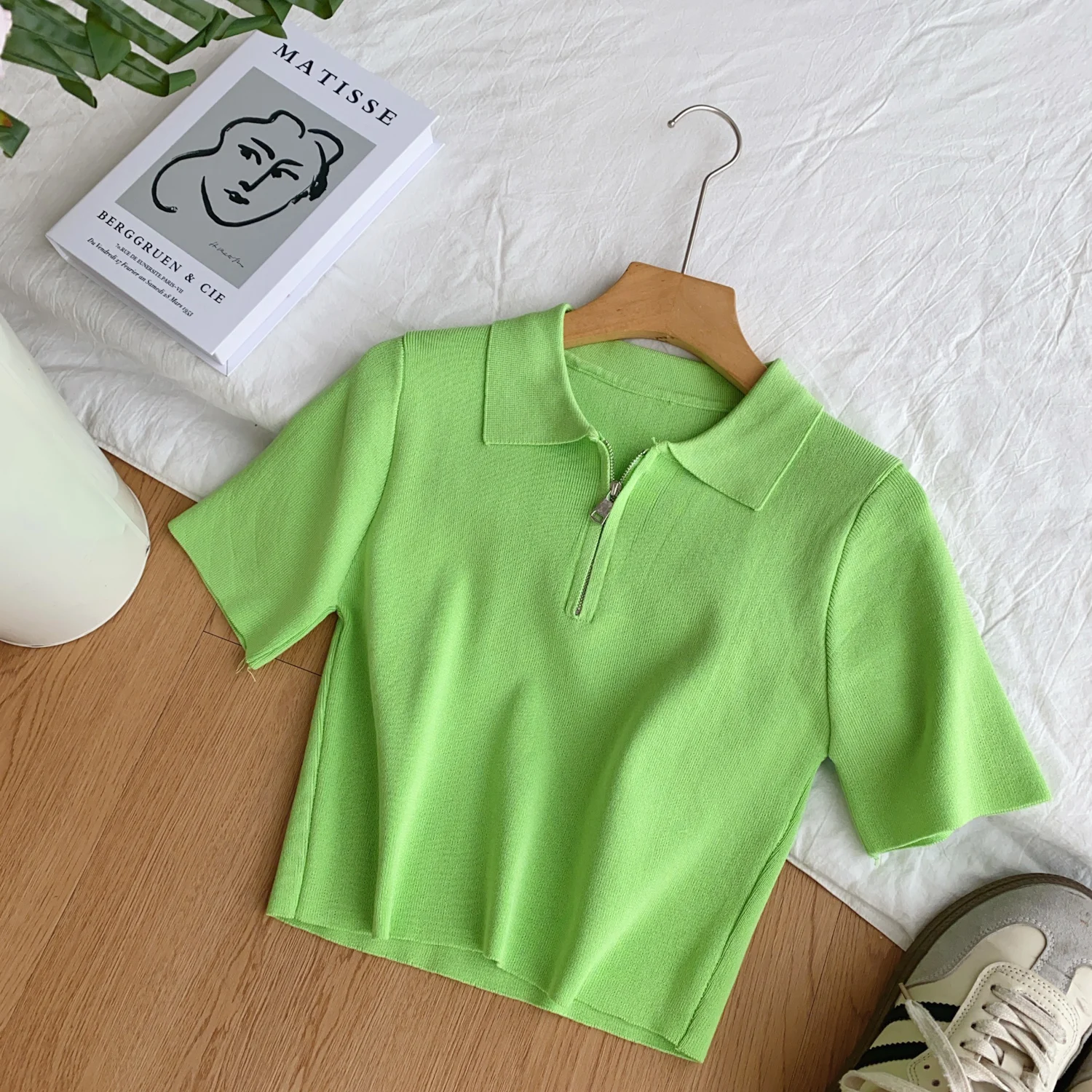 2025 جديد الوردي الصلبة سستة سترة تنوعا قصيرة الأكمام محبوك أعلى لربيع وصيف الملابس النسائية المحاصيل الأعلى