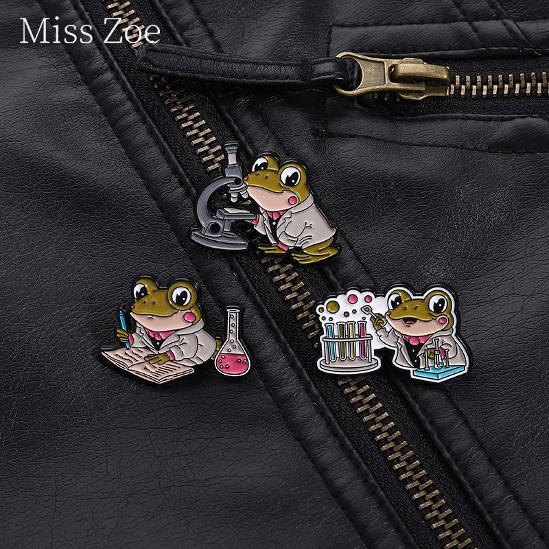 

Laboratory Frog Scientist Enamel Pins Scientific Research Frog Microscope Beaker Test Tube Brooches Lapel Badge Jewelry Gift