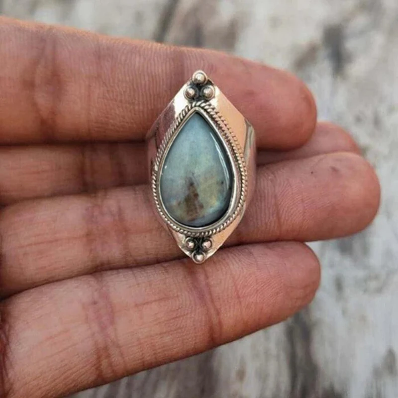 Huitan Vintage Women Rings with Pear Shaped Green Stone Sticker Geometric Temperament Lady Accessories Party Boho Style Jewelry