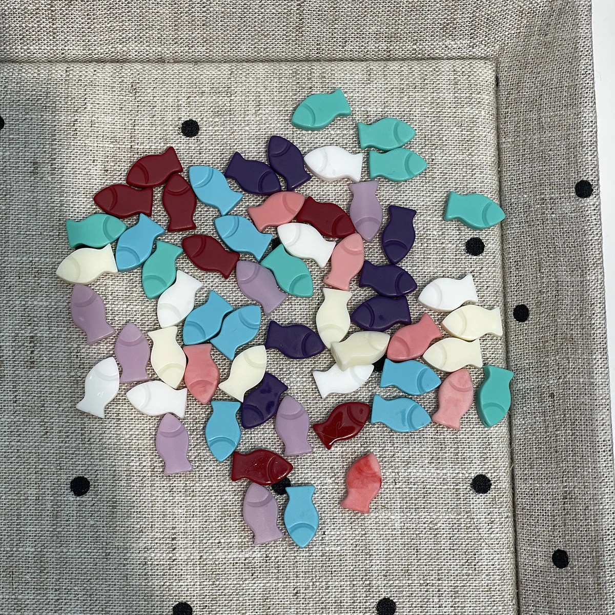 50pcs Embossed Shell Powder Fish Beads with Holes - Size: 6x11mm Jewelry Make DIY Bracelet Accessories Necklace Earrings Gift