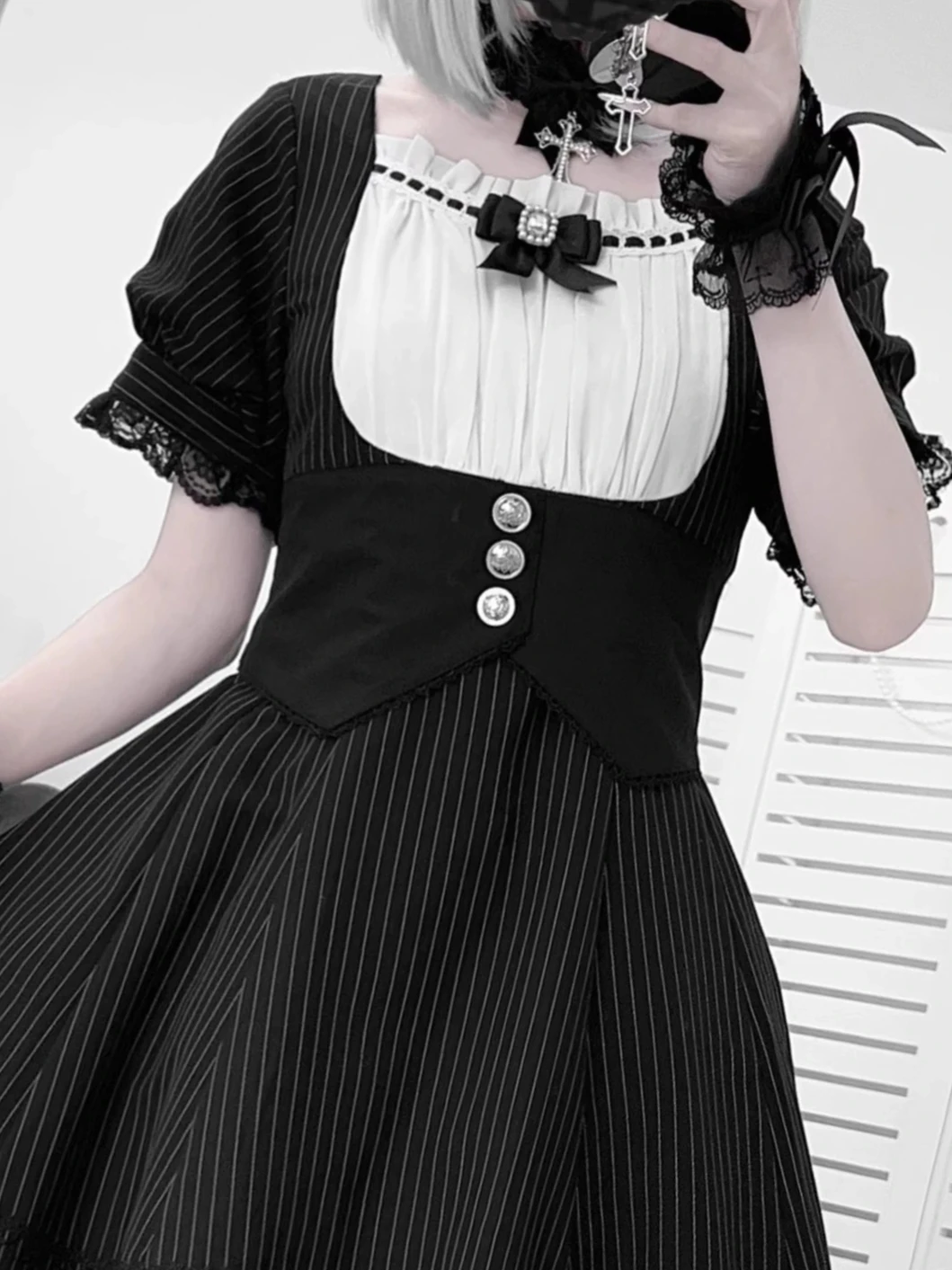 

Harajuku Style Gothic Lolita Outfit Japanese Lace Patchwork Puff Sleeve Slim Cross Waistband Maid Tutu Dress Subculture Sets