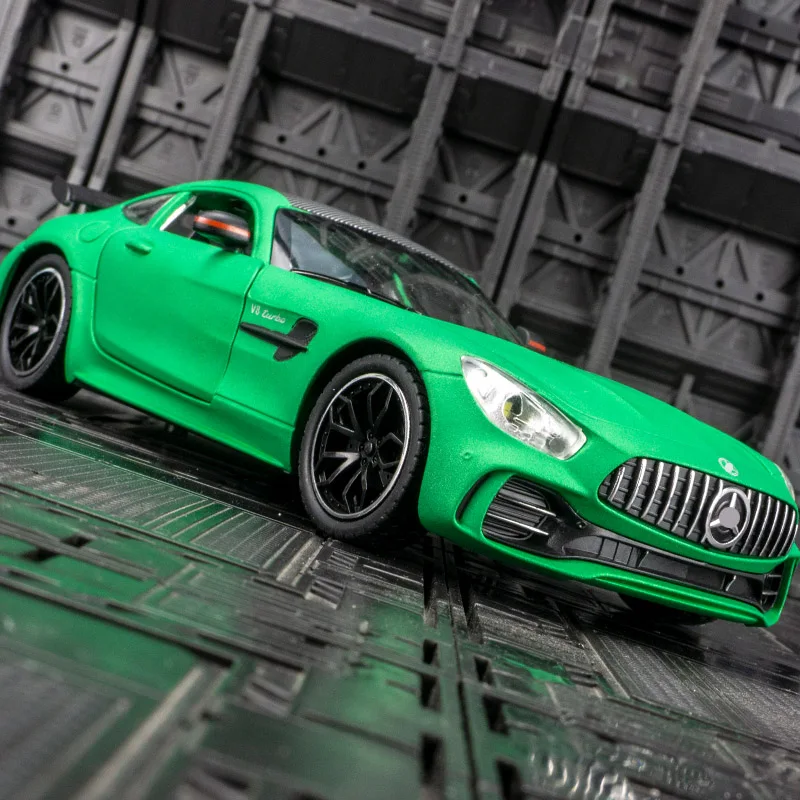 Colección de adornos de modelo de coche de aleación Mercedes Benz GT 1:24, puertas y capó de motor, el maletero se puede abrir, juguetes para niños