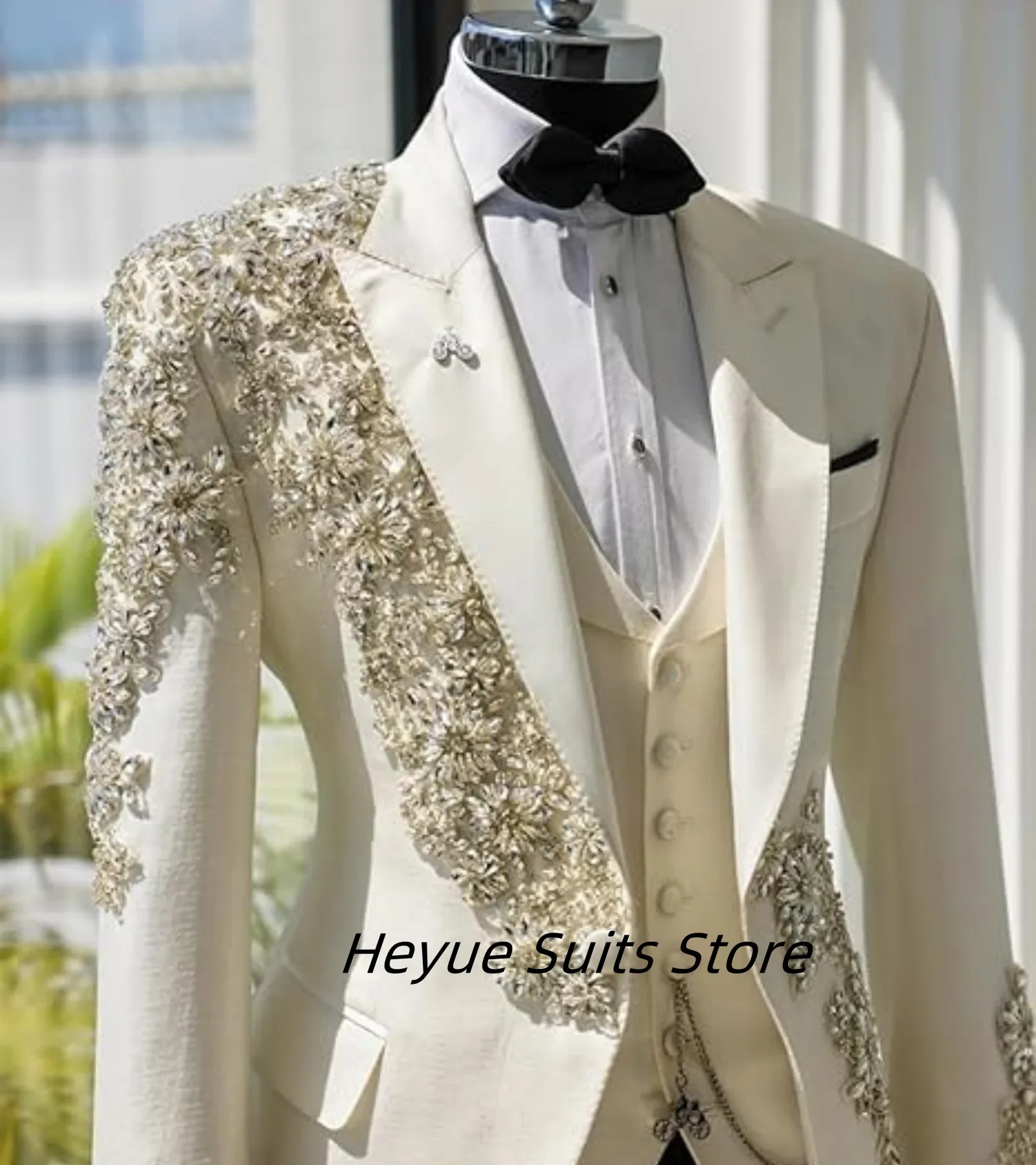 Gorgeous Rhinestone Embroidery Groom Wedding Tuxedos Customized Slim Fit Peak Lapel Men Suits 3 Pieces Sets trajes para hombre
