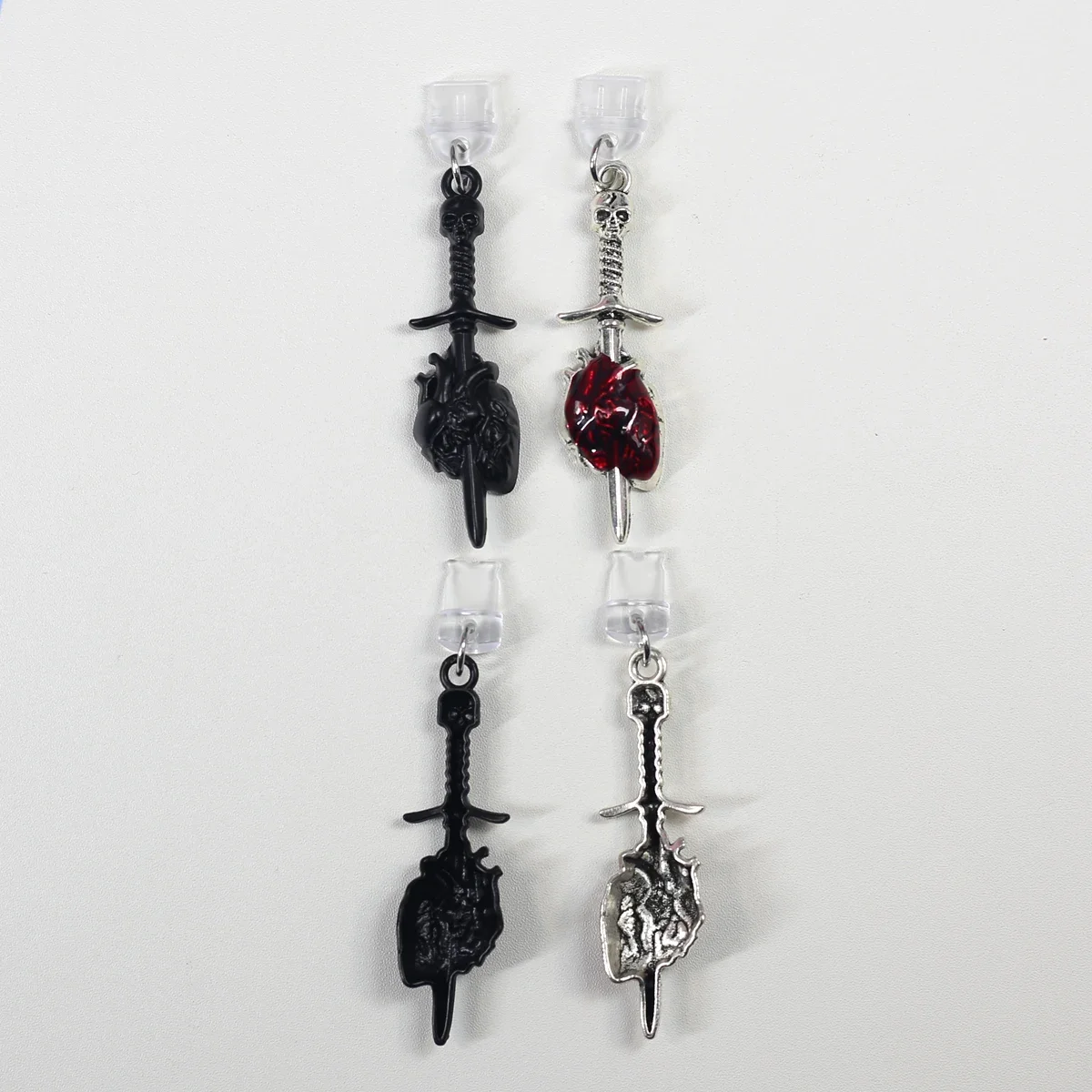 بارد 3D شيطان الجمجمة السيف ثقب القلب الهاتف المحمول الغبار التوصيل قلادة الملحقات مناسبة آيفون نوع-C أندرويد ميناء الغبار