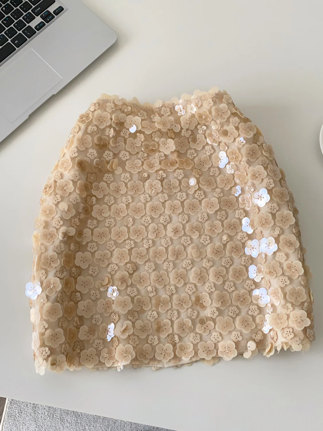 Zwaar borduurwerk kralen bloem hoge taille ort rok dames Sle woon-werkverkeer Koreaanse versie iny Tead Ci woon-werkverkeer