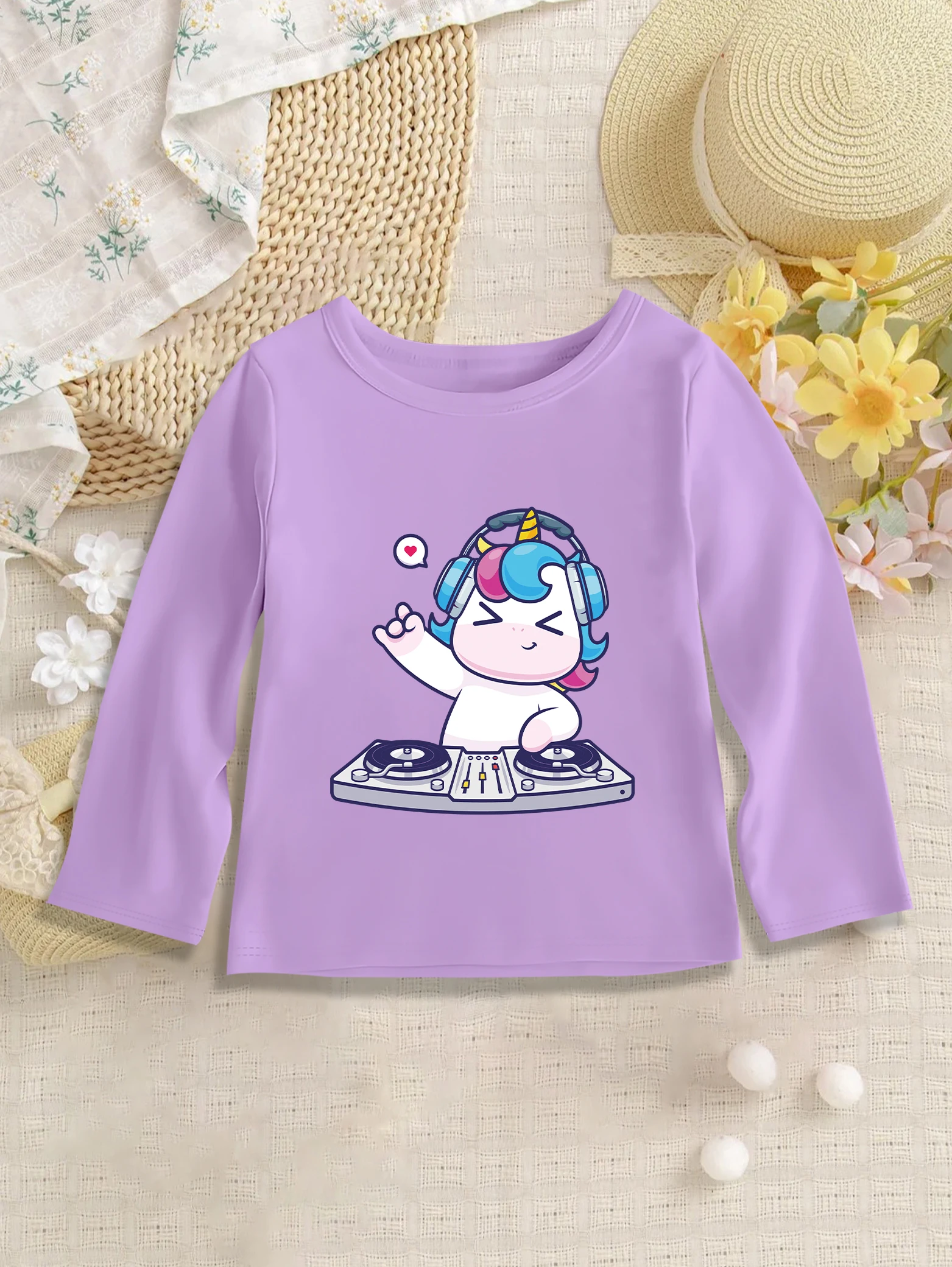 1 pieces: Fall Girls Sweet BaseShirt Unicorn DJ Disc Pattern