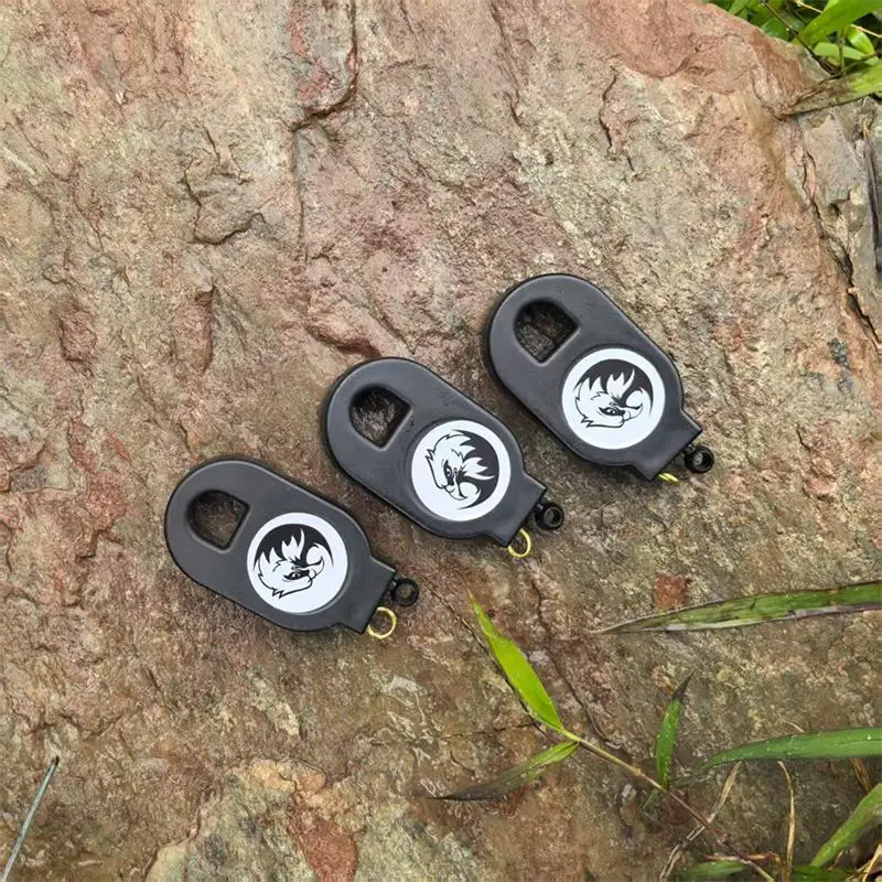 Multifunktionaler Outdoor-Schlüsselanhänger mit 3 Pfund Tragkraft und leicht zu greifendem Design, perfekt für Wandern, Camping und den täglichen Gebrauch. – Detail 2