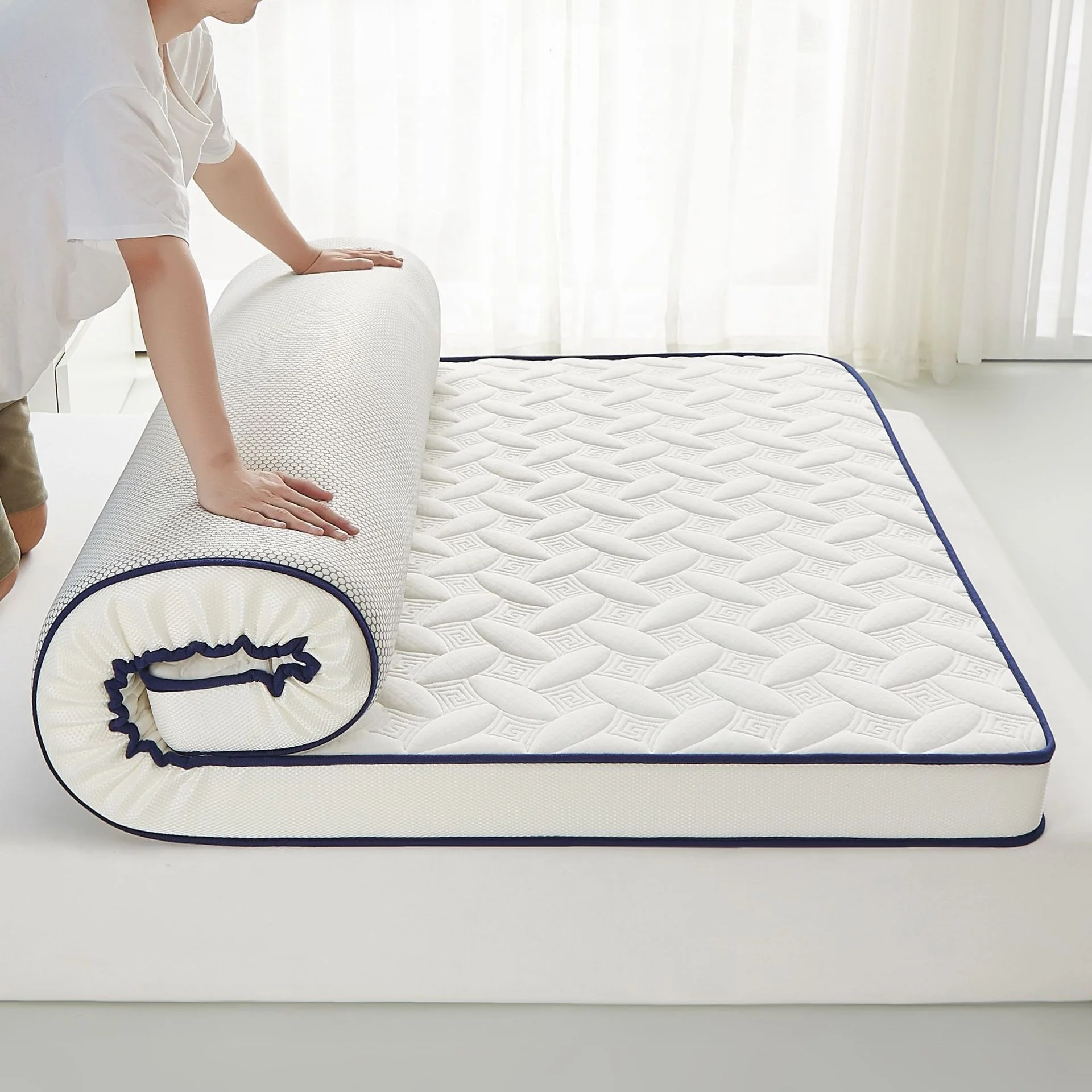 In Stock Factory Made Luxury Mattress Anti Mite Antibacterial Knitted Fabric Gel Memory Foam 2024 Cheapest Mattresses