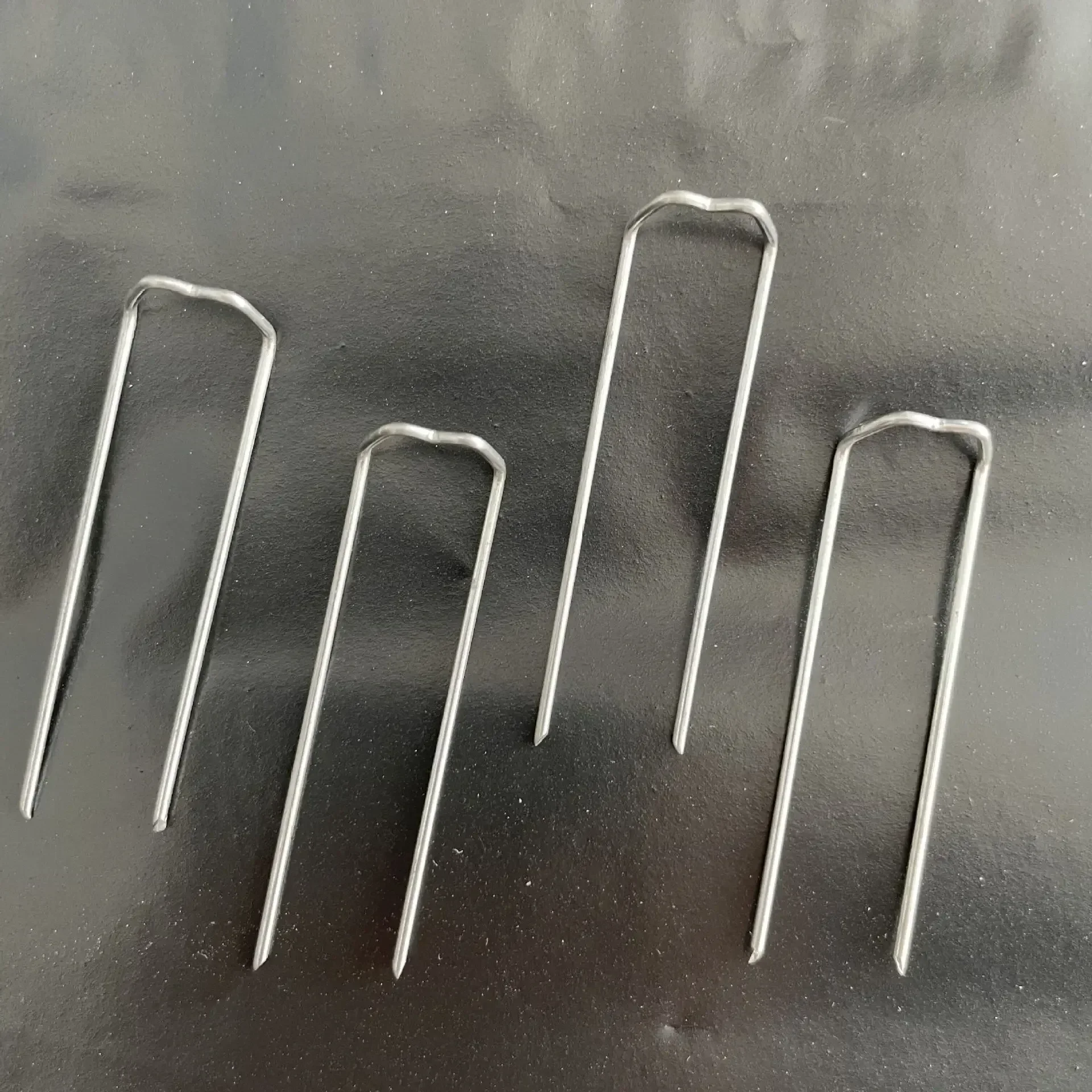 High-quality 100Pcs M-Shaped Galvanized Flower Pins Anti Rust Garden Staples Lawn Plant Fixed Ground Nails Yard Art Decor