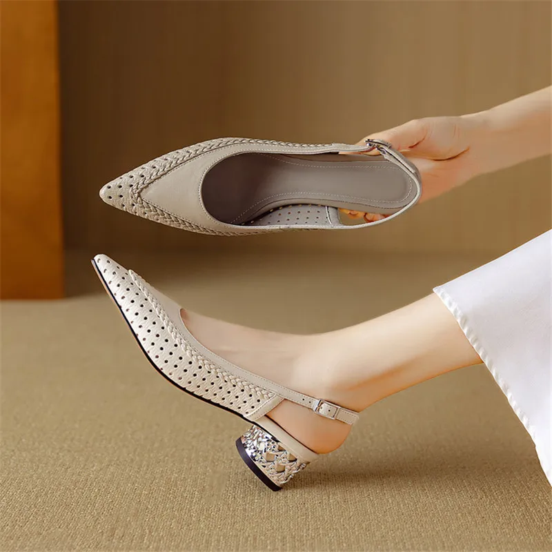 

Новые летние сандалии из натуральной кожи, женская обувь, сандалии с острым носком для женщин, модные полые сандалии ручной работы на массивном каблуке