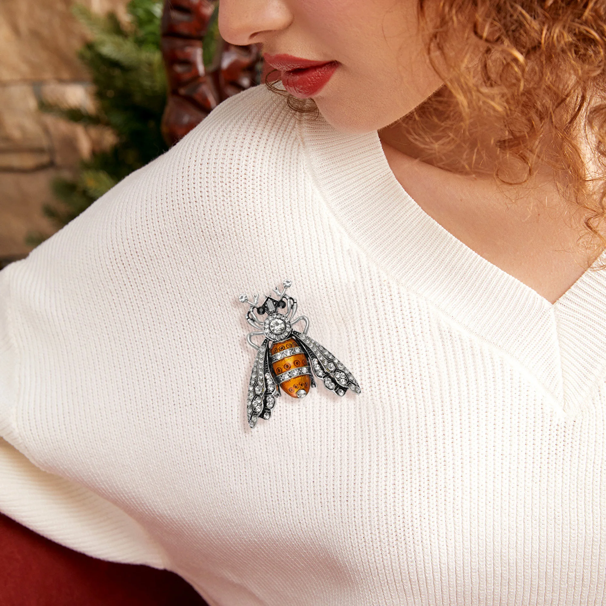 

Beaut&Berry Vintage Rhinestone Bee Brooches for Women Unisex Insect Pins Casual Party Jewelry Accessories Gifts Decoration
