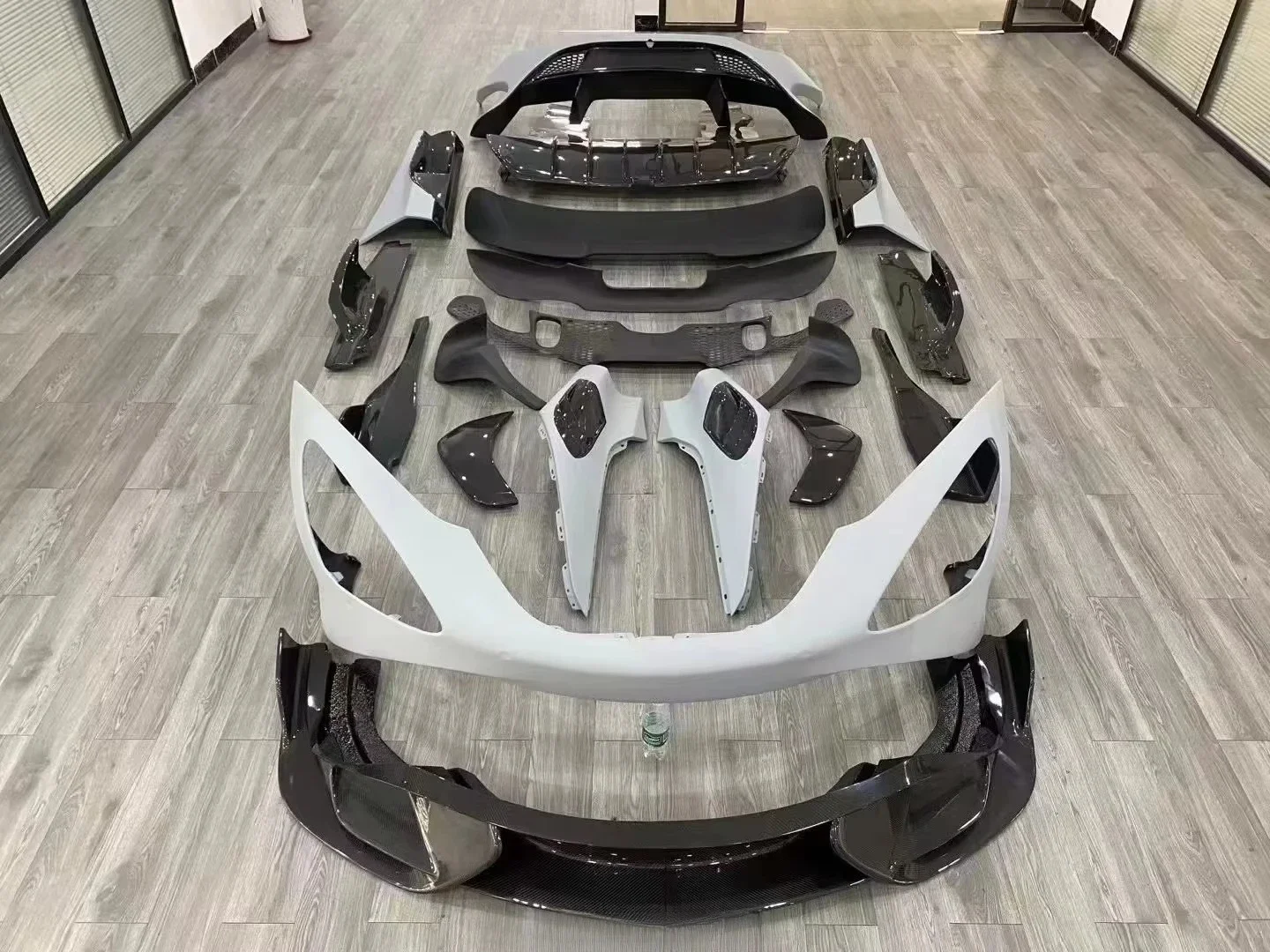 765LT Style Dry Half Carbon Fiber Body Kit New Spoiler Bumper Lips for McLaren 720s Car Bumpers