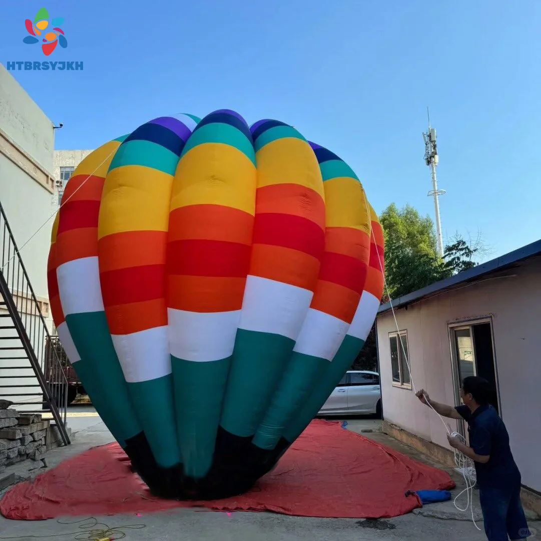 Aufblasbare Heißluftballons mit Gebläsern, dekorative Requisiten für große Quadratveranstaltungen im Freien, Grasland, malerischer Bereich