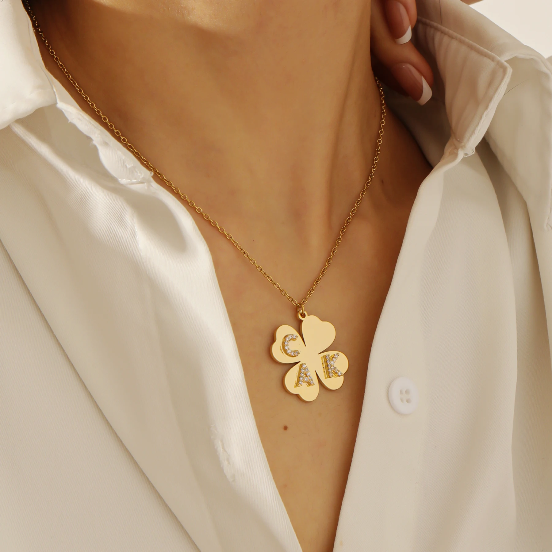 

Qitian Clover Necklace With Zircon Letter For Women Personalized Clover Name Letter Pendant Jewelry Christmas Gift ForGirlfriend