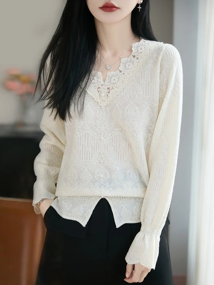 

Elegant V-Neck Knitted Sweater Women's Lace Splicing Slimming Style 2026 New Fashion Soft Comfortable Long Sleeve Top