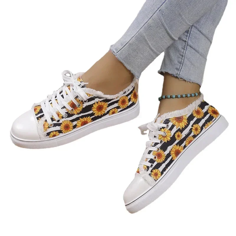 

Women's Skull Bat Pattern Vulcanized Shoes Shoes Flat Shoes Fashion Lace Up Sneakers Female Casual Breathable Canvas Shoe
