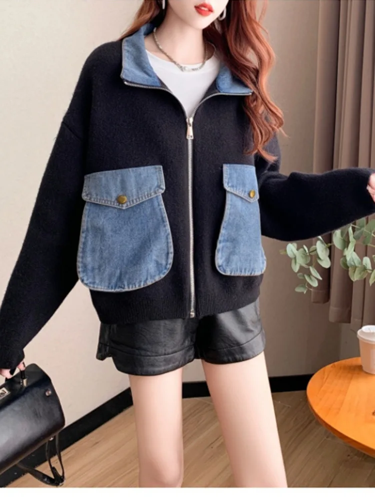 [EWQ] Long Sleeve Spliced Denim Big Pockets Design Knitted Cardigan Casual Patchwork Women Sweater Coats 2024 Autumn New 16O1557