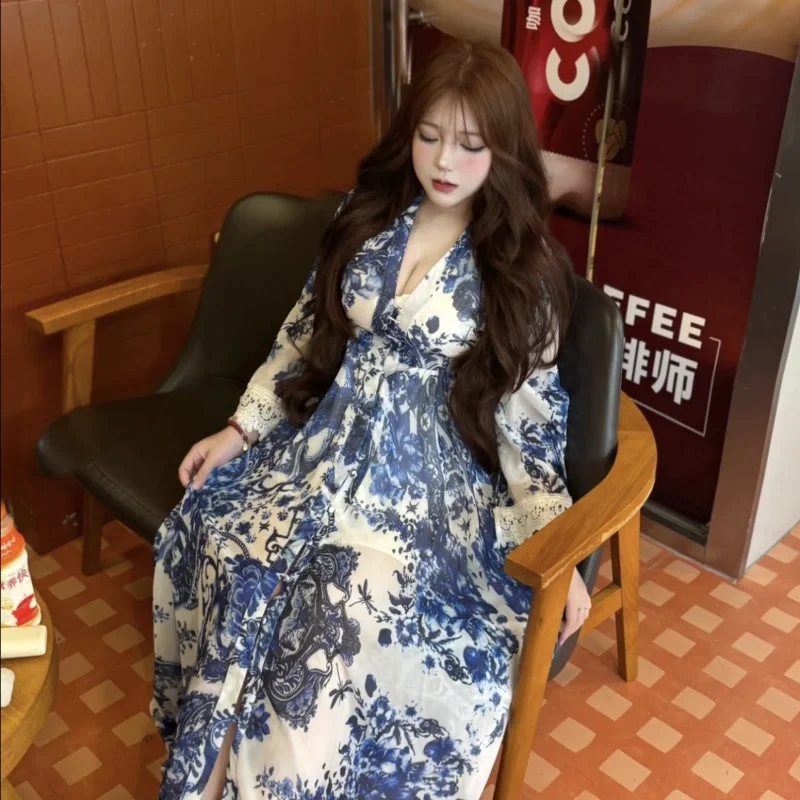 

Elegant Blue Printed V-neck Slit Long-sleeved Dress with Holiday Style
