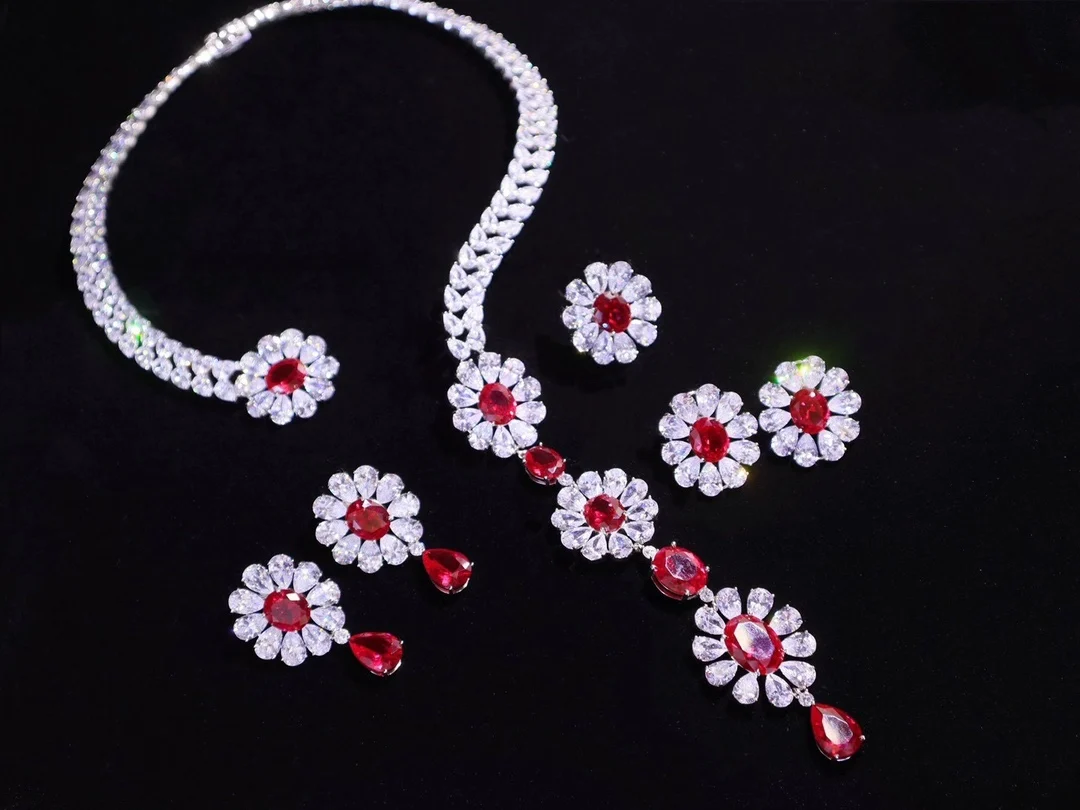 925 Sterling Silver Color Flower Earrings Necklace Ring Jewelry Sets For Women Fashion Ruby Zircon Charm Ladies Wedding Jewelry